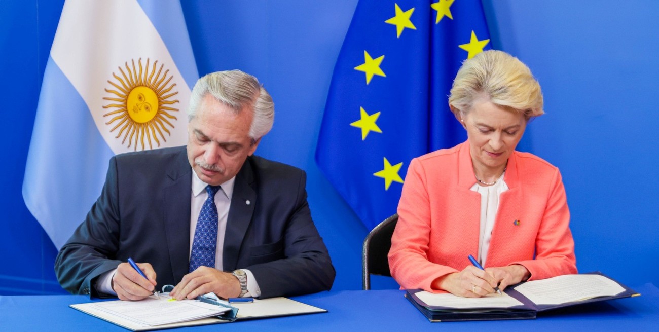 Alberto Fernández cuestionó al macrismo y al Fondo Monetario ante la CELAC y la Unión Europea 