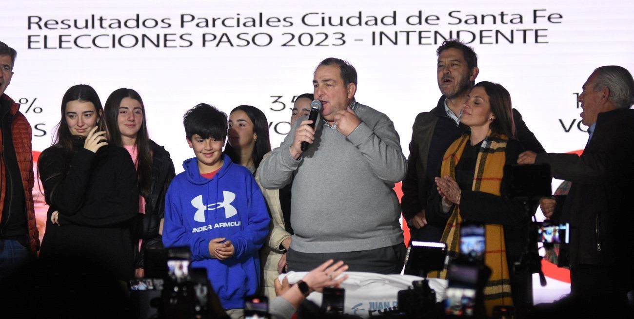 Poletti festejó su sobresaliente triunfo en la interna de Unidos en la ciudad de Santa Fe