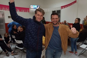 Braidot celebró el triunfo junto a Tomás Franzoi, presidente del Concejo Municipal que se impuso también en su categoría.