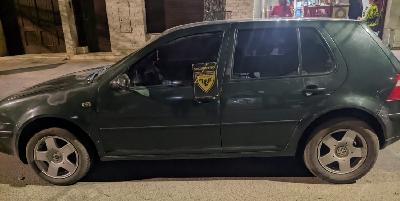 Detienen a tres menores que circulaban en un auto robado en Santa Fe
