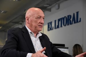 Antonio Bonfatti en el diario El Litoral, 6 de julio de 2023. Fue gobernador de la provincia de Santa Fe entre 2011 y 2015. Sucedió en el cargo a Hermes Binner y antecedió a Miguel Lifschitz, ambos socialistas como él. Archivo El Litoral / Pablo Aguirre
