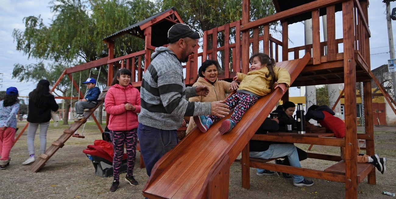 Liceo Norte: después de 17 años los propios vecinos concretaron el sueño de tener una plaza