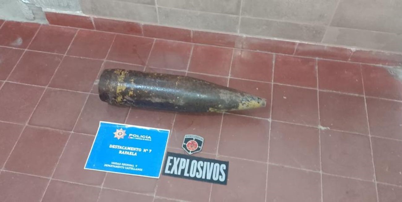 Albañiles encontraron un gran proyectil de cañón