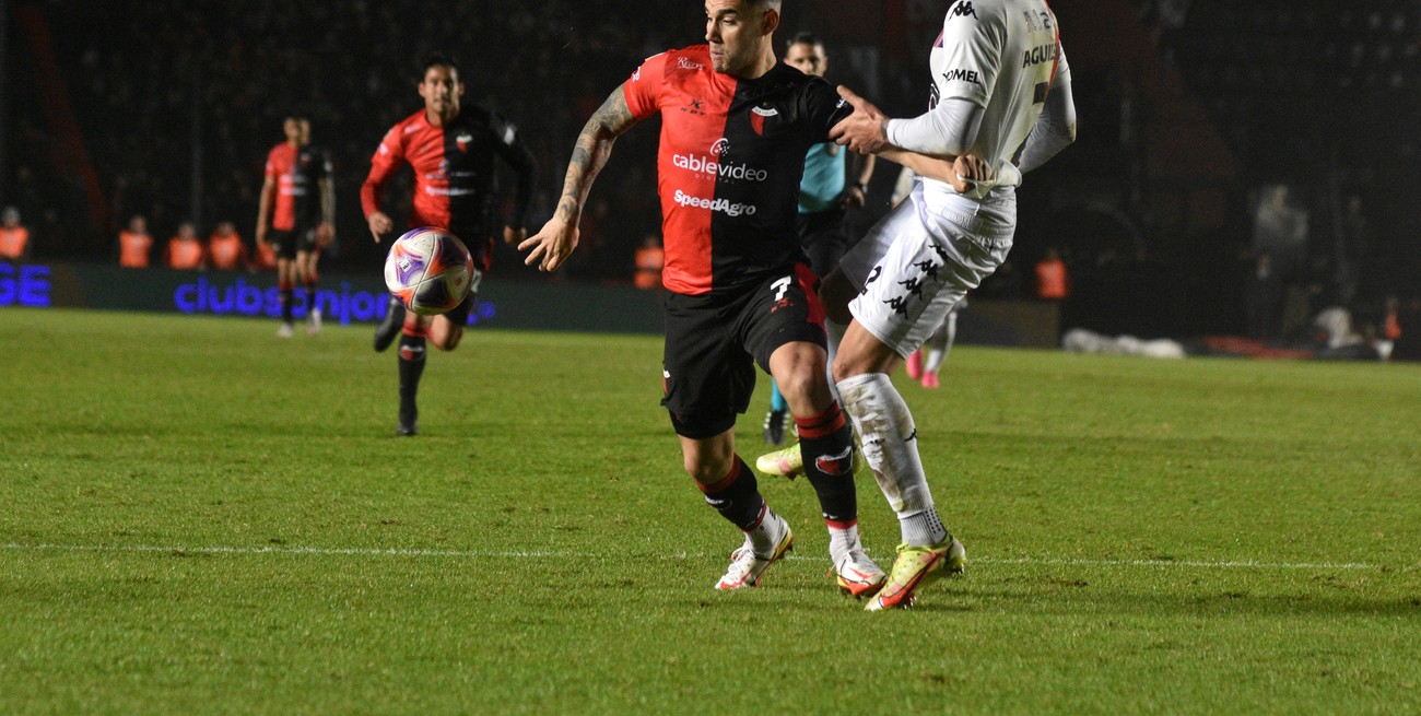 José Neris tiene una oferta de Peñarol para dejar Colón