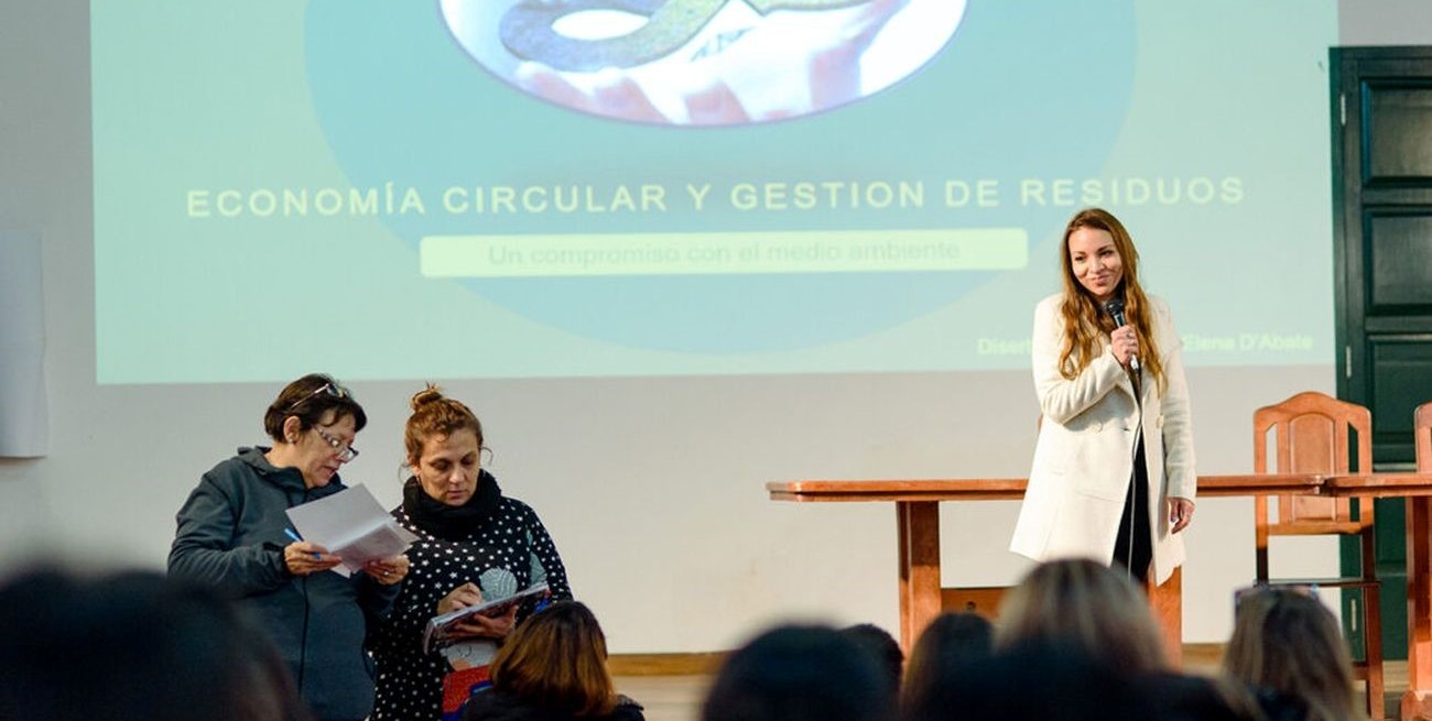 San Lorenzo capacita a docentes en Gestión de Residuos