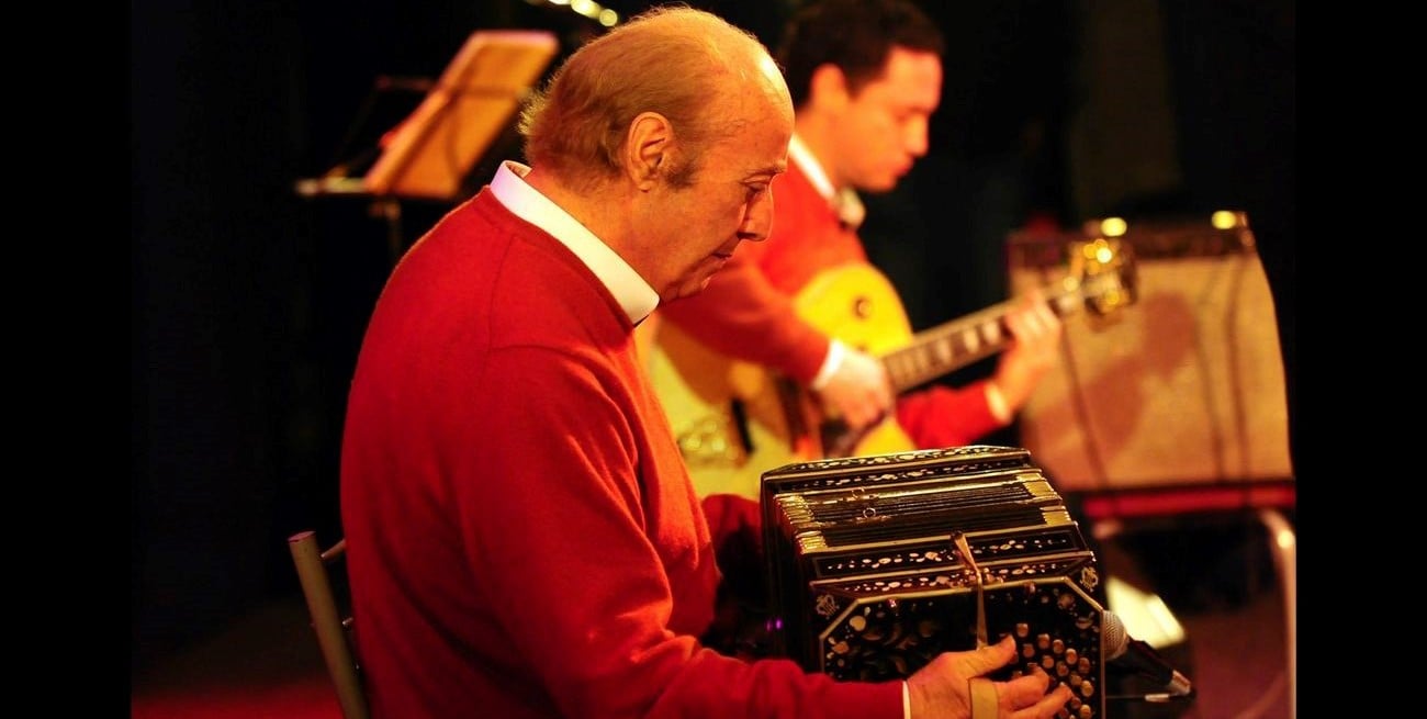 Homenaje a Víctor Hugo Canale 
