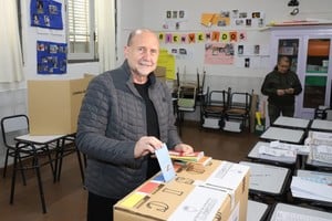 En la lista de candidatos a diputados provinciales a encabezar por Omar Perotti han quedado 17 de Elijo Hacer. De ellos, 14 son hoy sus funcionarios, uno es un dirigente massista y otro es legislador de máxima confianza del candidato a sucederlo por Juntos Avancemos, Marcelo Lewandowski.