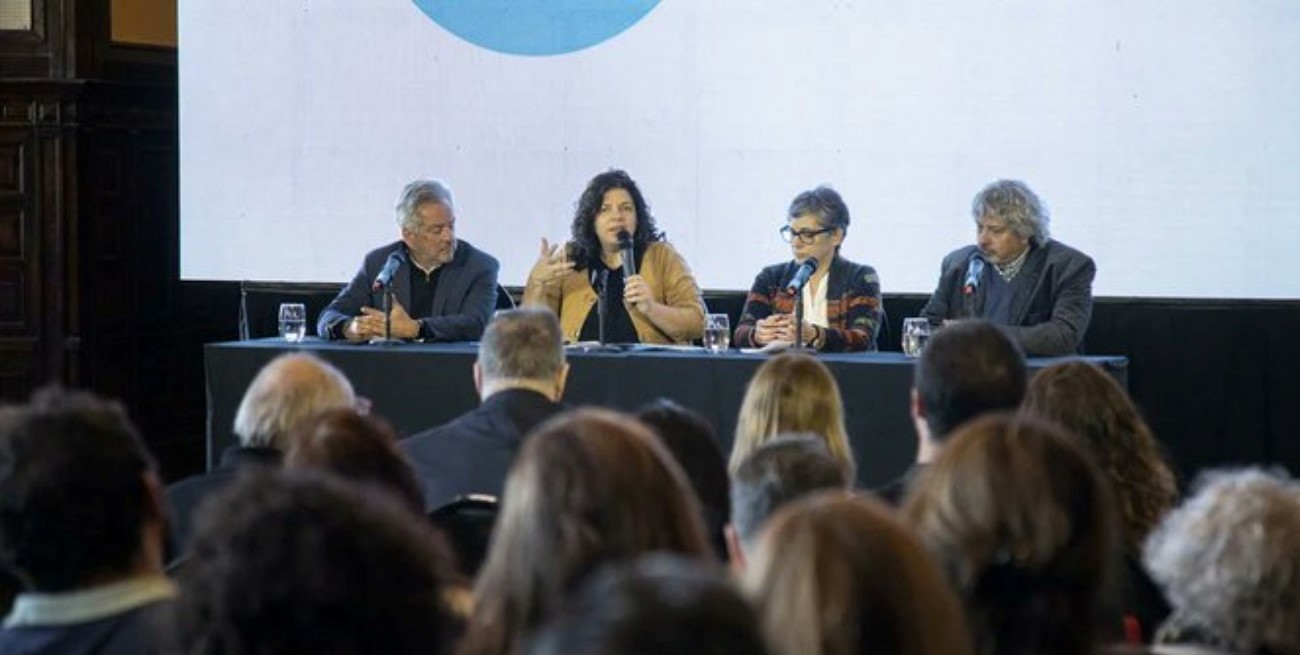 La pareja de un fallecido por Covid reveló que Vizzoti le permitió despedirlo cuando aún estaba prohibido