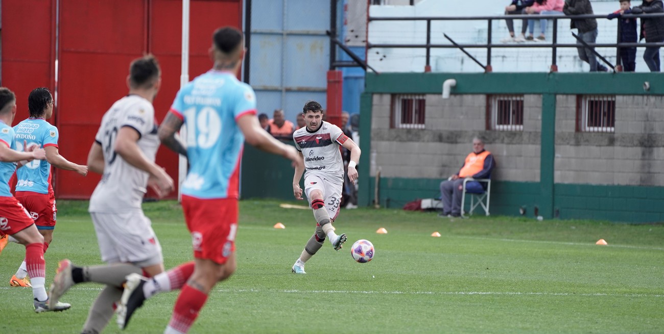 Colón cerró el torneo con una derrota ante Arsenal en Sarandí