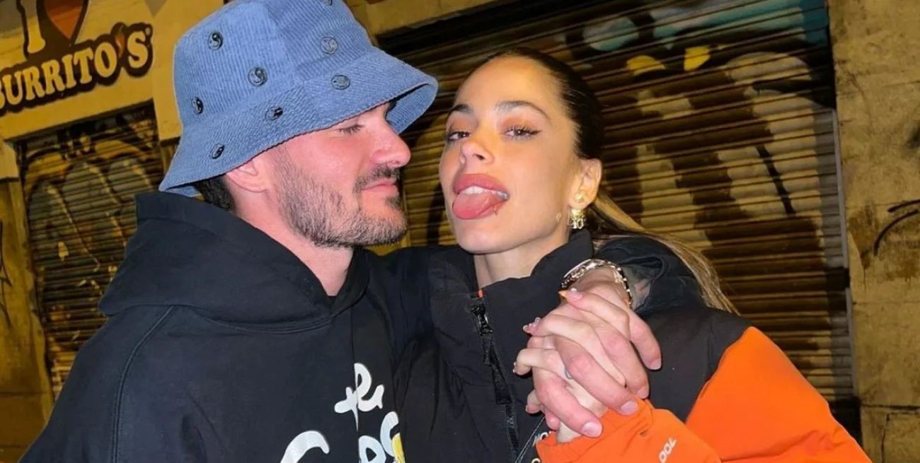 Tini Stoessel dejó ver por primera vez su anillo de compromiso con De Paul