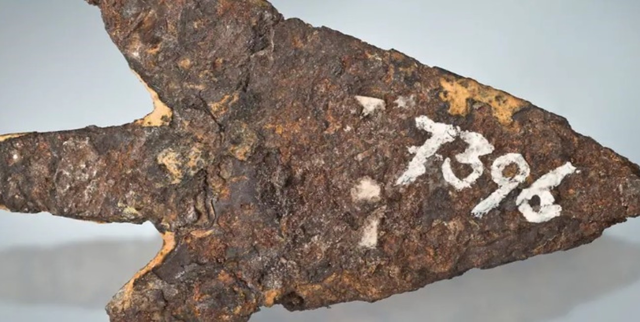 Descubren que una antigua punta de flecha fue fabricada con hierro extraterrestre