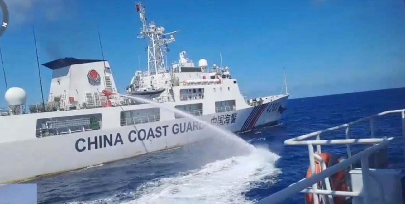 China y Filipinas enfrentados por un buque de guerra encallado hace 24 años