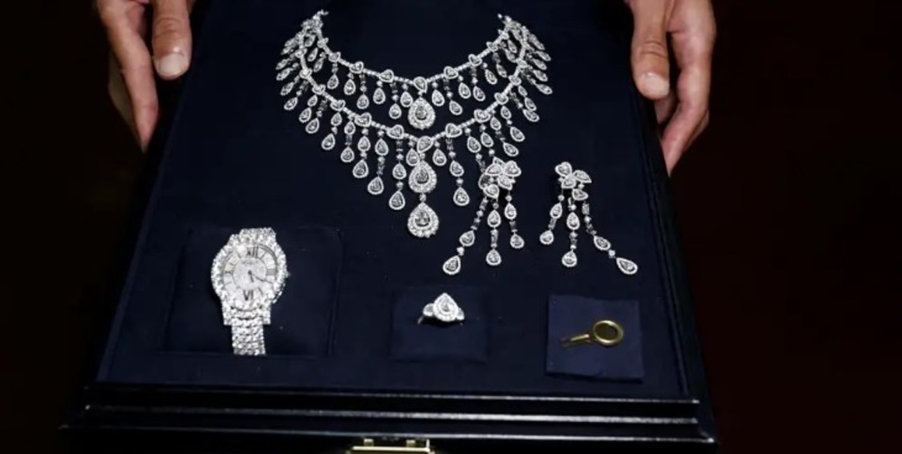 Brasil: acusan a Jair Bolsonaro de malversar regalos de Estado