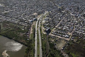 La ciudad de Santa Fe requiere de un complejo sistema hídrico para mitigar el riesgo ante lluvias intensas y crecidas de ríos. Crédito: Fernando Nicola