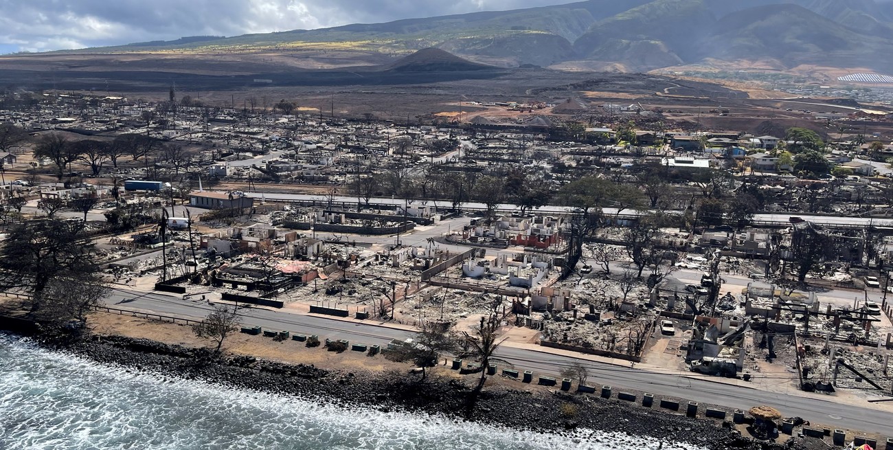 Antes y después: los brutales efectos del incendio que se cobró 80 vidas en Hawái
