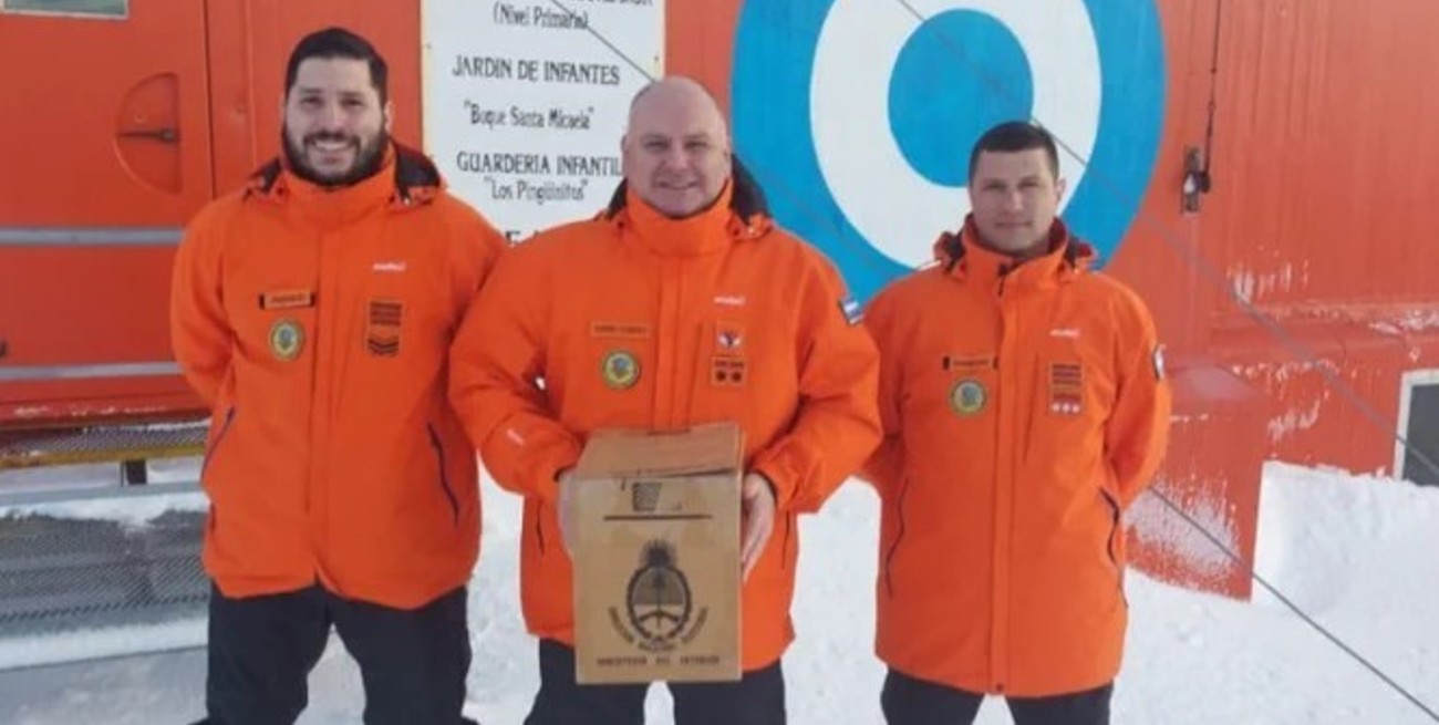 El sufragio más austral: votaron 201 personas en las bases de la Antártida Argentina