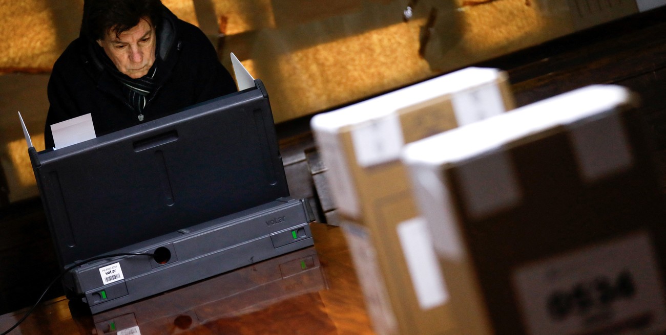 La Cámara Nacional Electoral manifestó su "preocupación" por las demoras en CABA con la boleta electrónica