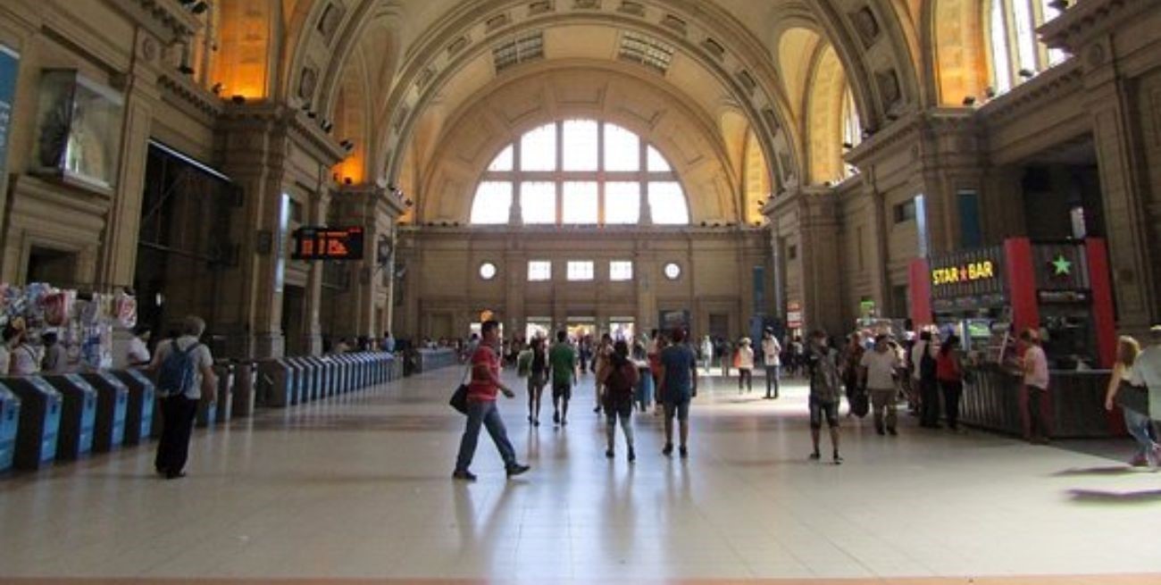 La estación de trenes Constitución debió ser evacuada por una amenaza de bomba