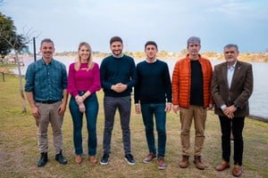 Garibaldi es el candidato a senador y mantuvo reuniones con sus rivales en la interna. Después hubo un encuentro entre todos al que se sumó Pullaro. Foto: Prensa Garibaldi.