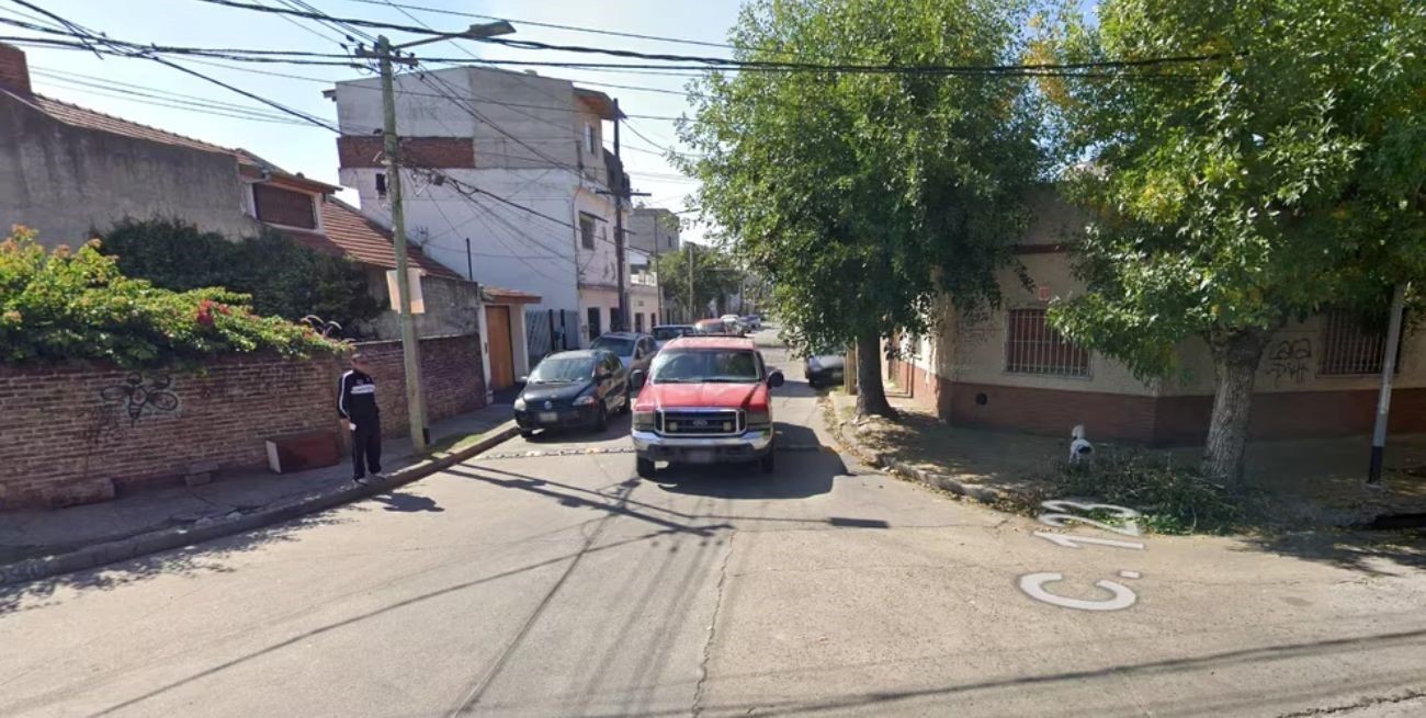 Hallaron el cadáver de una mujer con cortes en el cuello en Villa Lynch