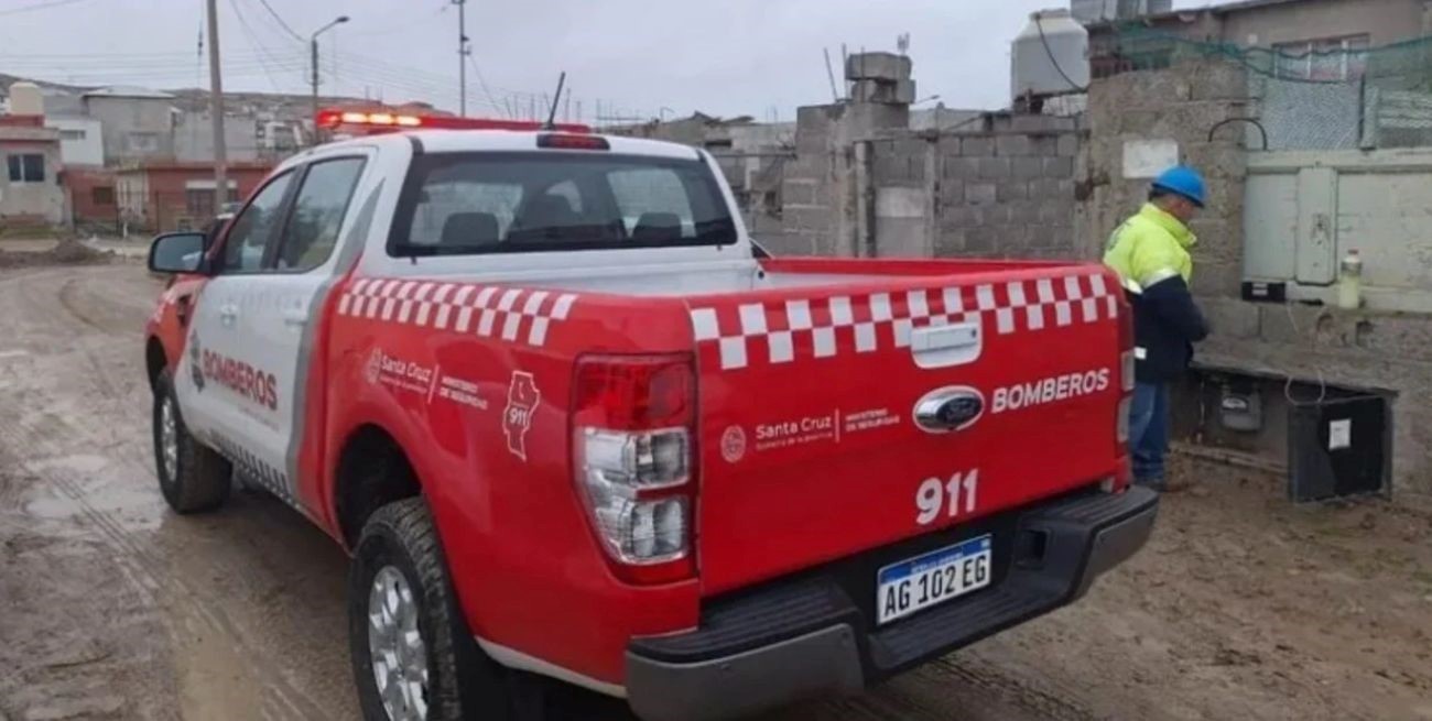 Un matrimonio y su hijo murieron por inhalación de monóxido de carbono en Santa Cruz