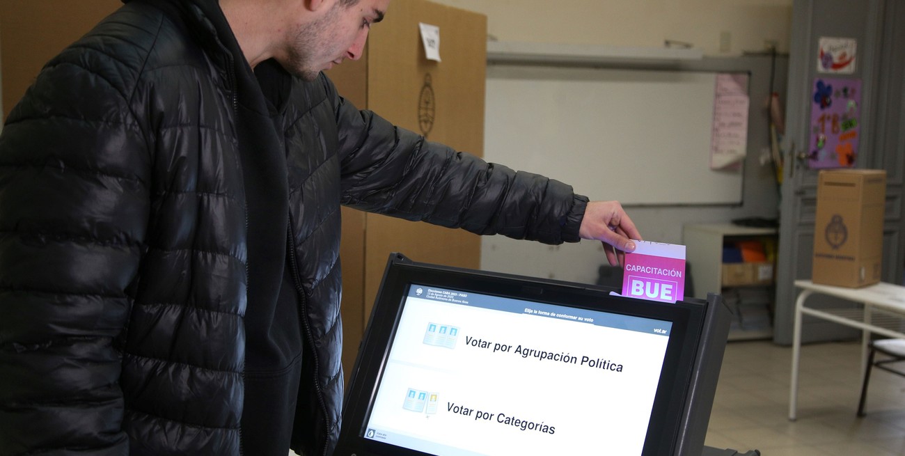 Tras las fallas, el Gobierno porteño anuló el voto electrónico y habrá elecciones con boletas de papel