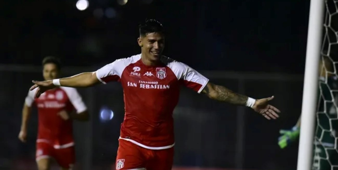 Marabel se fue de Unión y se le abrió el arco: dos goles y figura