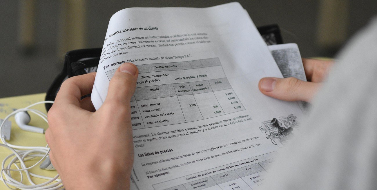 Cada vez son menos los estudiantes que completan la secundaria en tiempo y forma