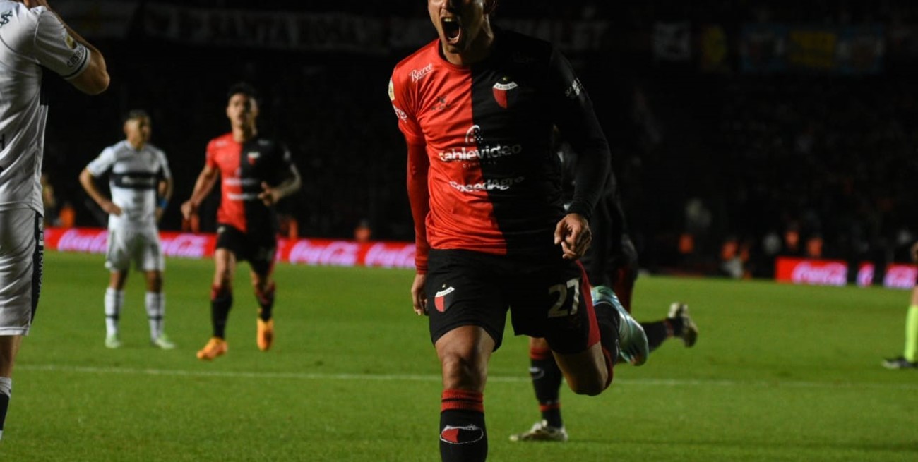 Ante su gente, Colón venció a Gimnasia 2 a 0 y continúa de racha