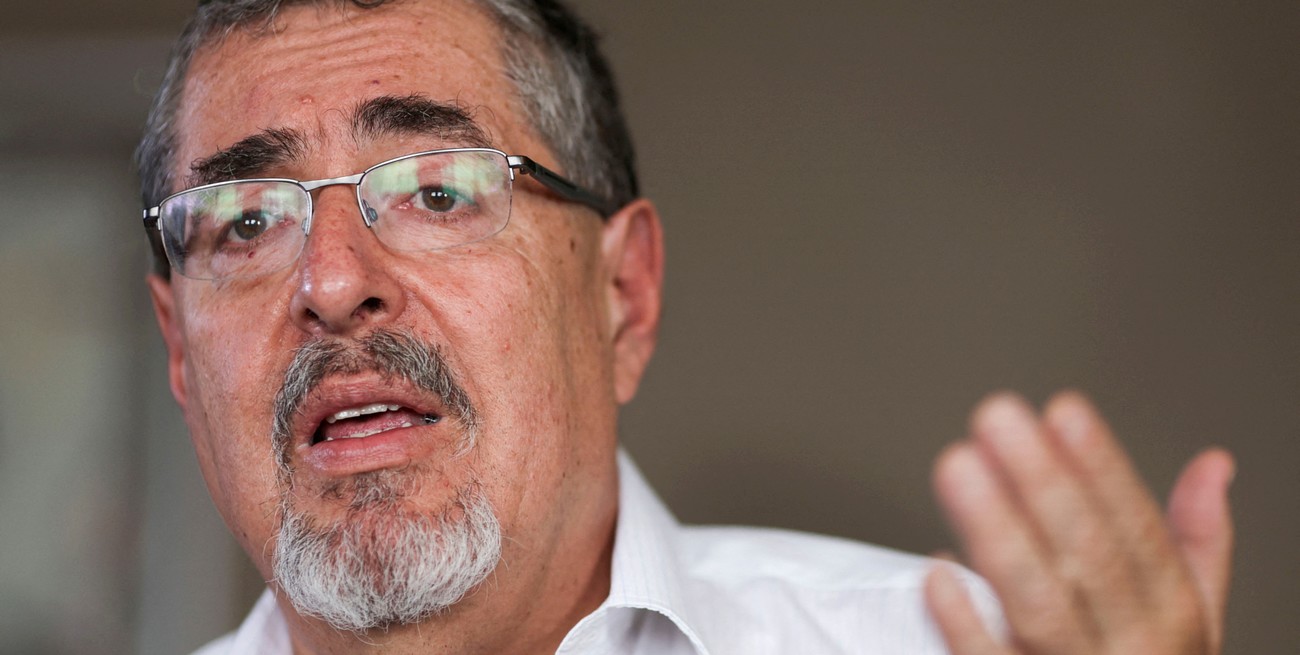 Guatemala: oficializaron el triunfo de Arévalo pero suspendieron la personería a su partido