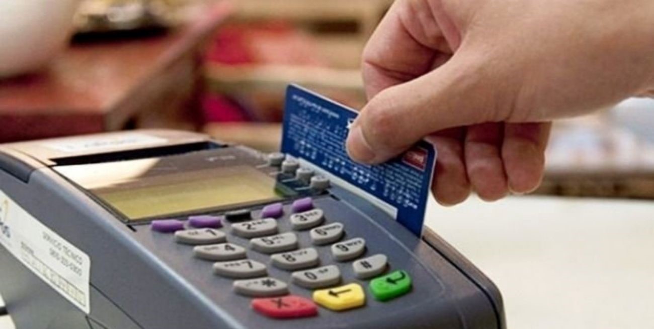 Reintegros de hasta $ 18.000 en compras con tarjeta de débito: a quiénes corresponde y cómo acceder