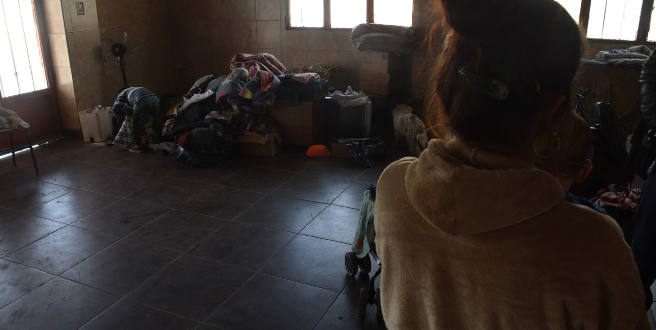 Versiones encontradas sobre el caso de la joven que sufrió un salvaje desalojo