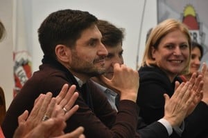 26 de julio de 2023. Maximiliano Pullaro, el candidato a gobernador por Unidos para Cambiar Santa Fe con chances reales de serlo (legitimadas en las Paso), pensativo durante un foro de intendentes radicales. Foto: Pablo Aguirre / Archivo El Litoral