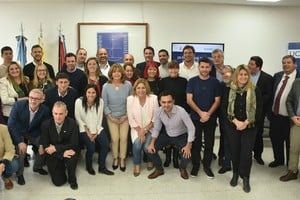 Estuvieron presentes los cuatro candidatos a intendente de Santa Fe, no así los pretendientes a comandar los destinos de la Casa Gris. Crédito: Guillermo Di Salvatore