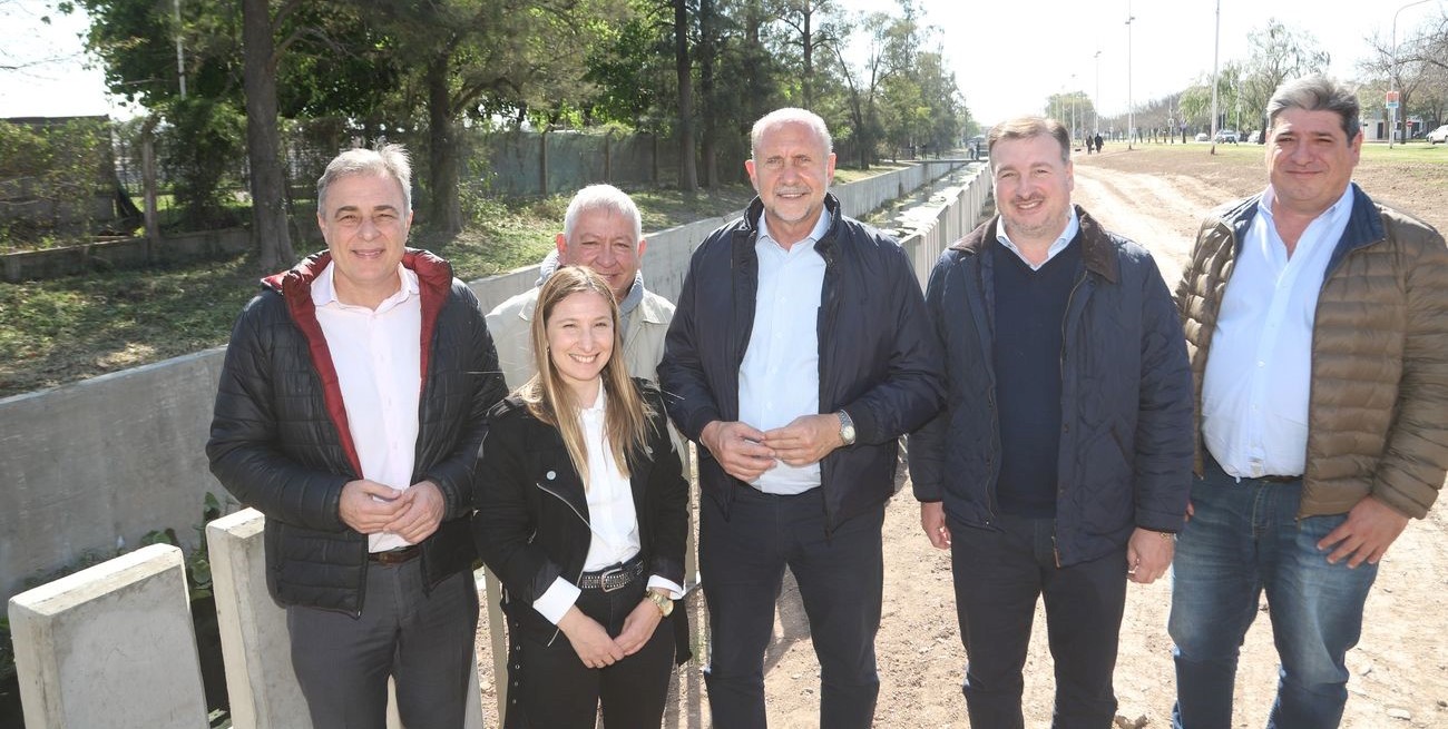 Perotti recorrió la obra de entubado del Canal Sur, tramo Ben Hur-Rafaela