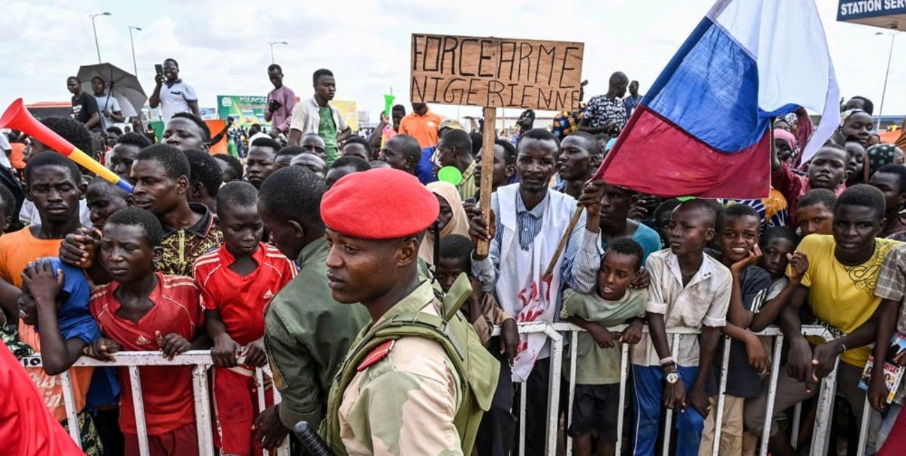 Protestas en Níger exigen la retirada de tropas francesas tras el golpe de Estado