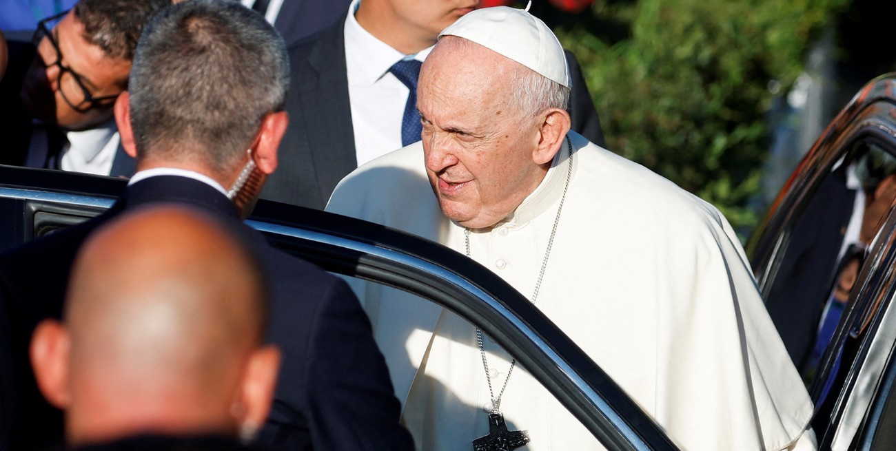 Francisco en Mongolia pidió al clero solidaridad "con todos los pobres y necesitados"