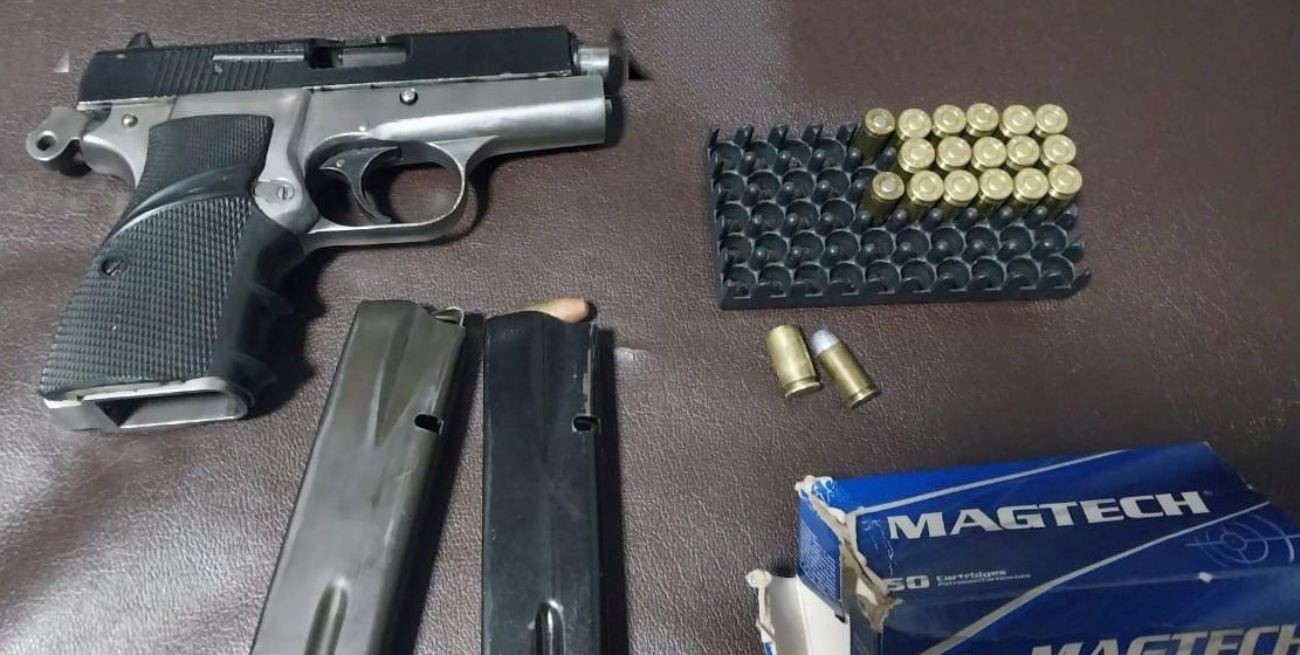 Secuestraron dos armas de fuego; municiones y tres motocicletas requeridas por la justicia