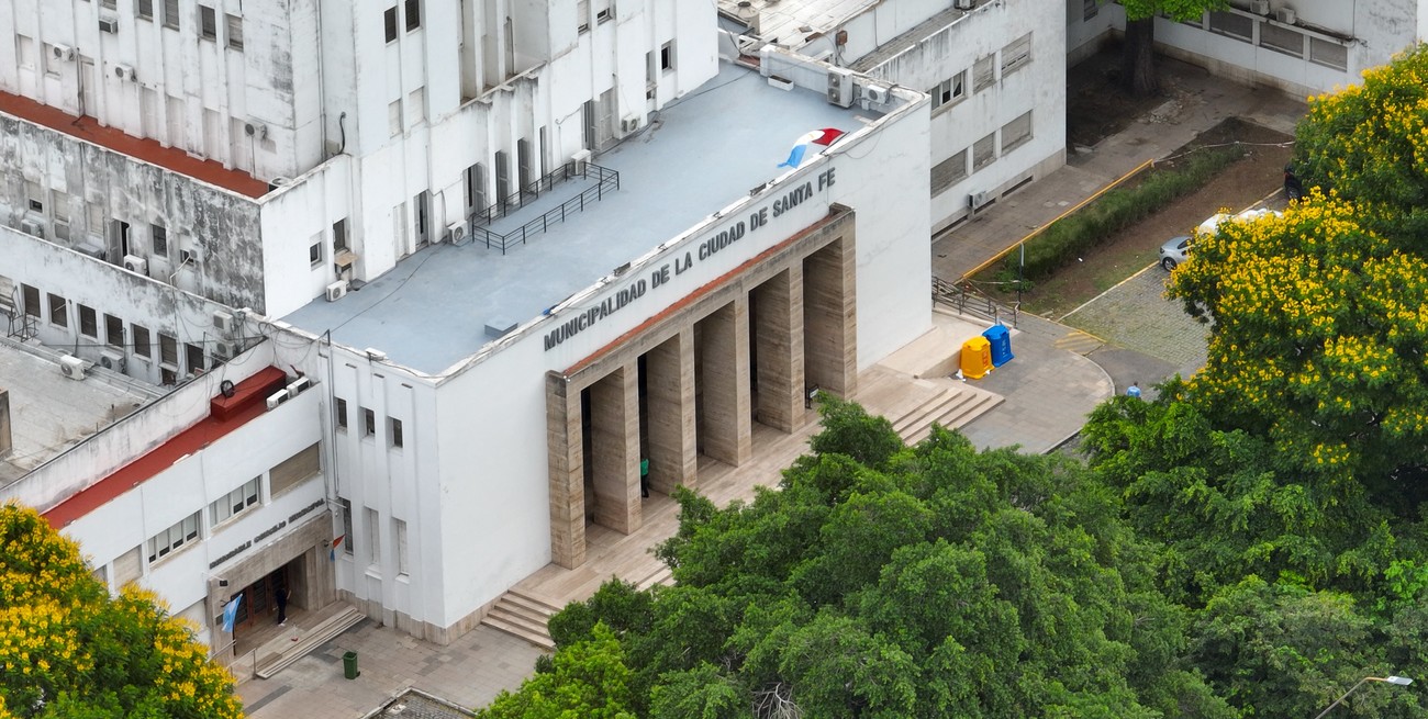 Carrera final a la intendencia de Santa Fe: chicanas por el boleto de colectivos y mucho "pateo" barrial