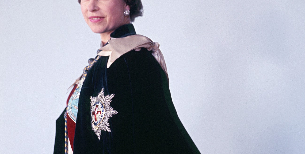 Carlos III recordó con un video a Isabel II, a un año de su muerte