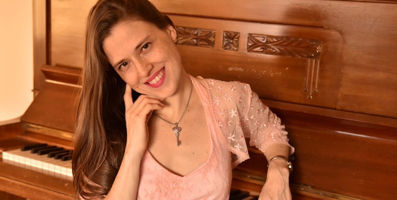 Entre abrazos y palabras: la poesía de Celina Hernández