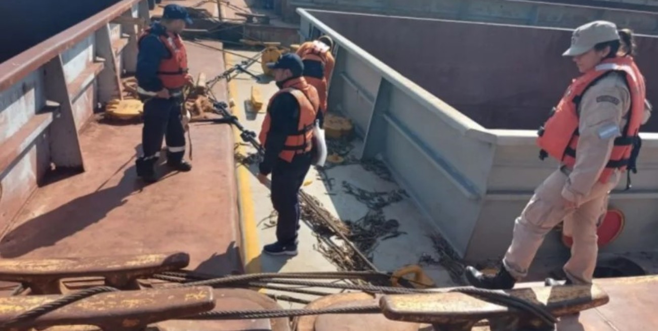 Paraguay se quejó por una "retención irregular de barcazas" por parte de Argentina