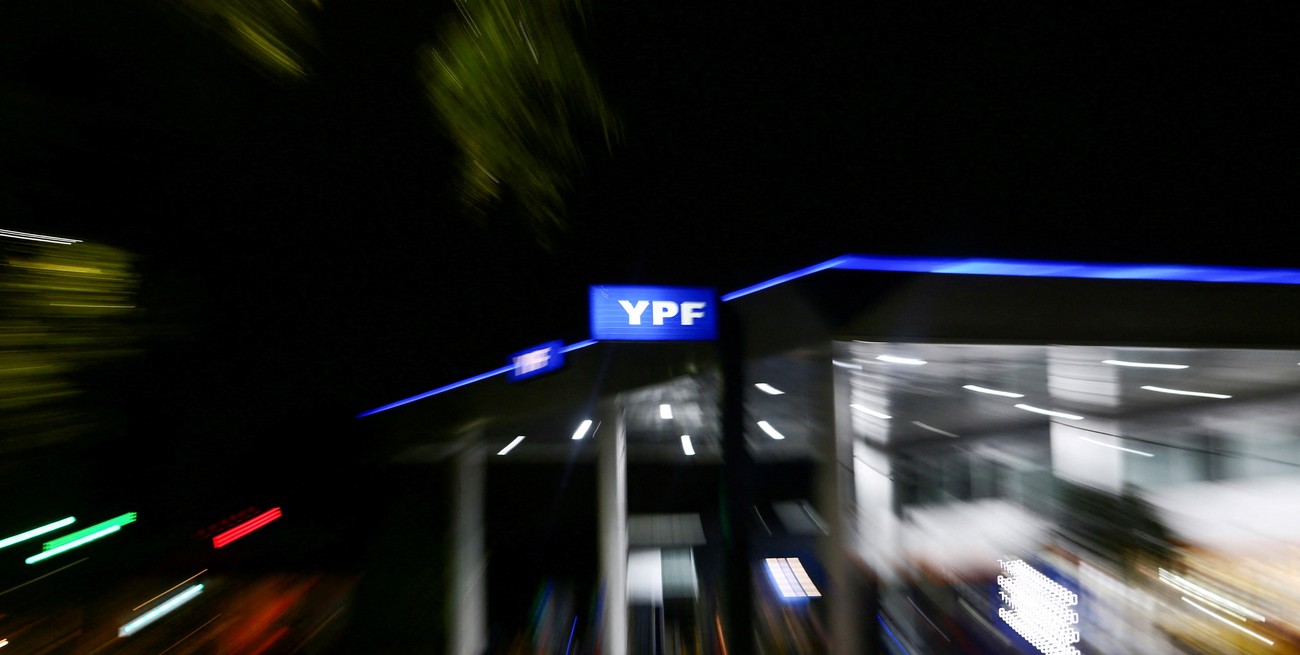 YPF sale de la mira de una privatización y sella un acuerdo histórico con Santa Cruz