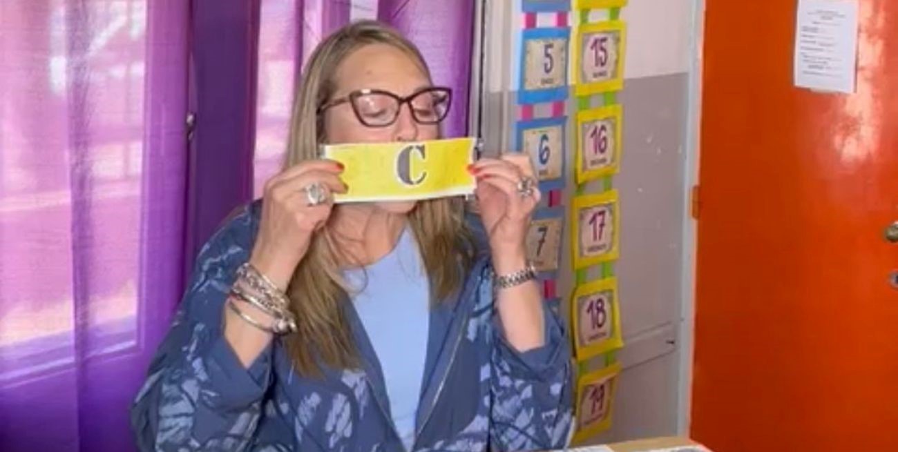 
Votó Silvina Cian: "Hoy la voz la tienen los vecinos"
