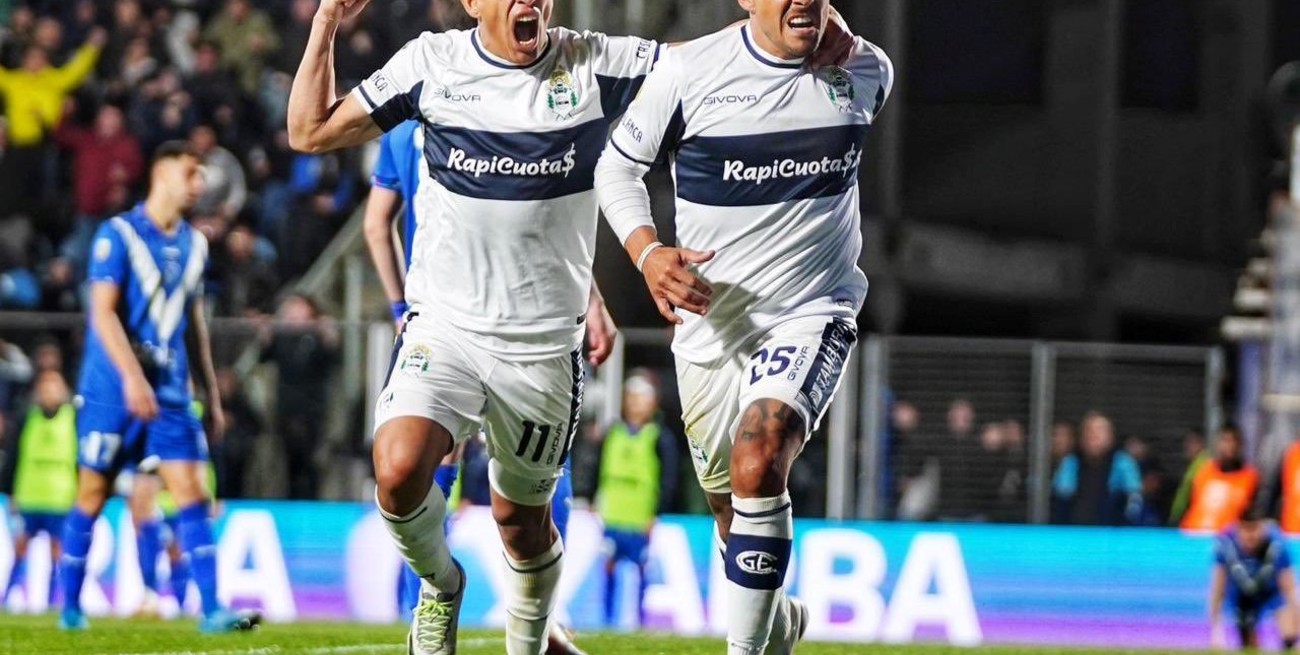 Gimnasia se lo dio vuelta a Vélez y salió de la zona de descenso 