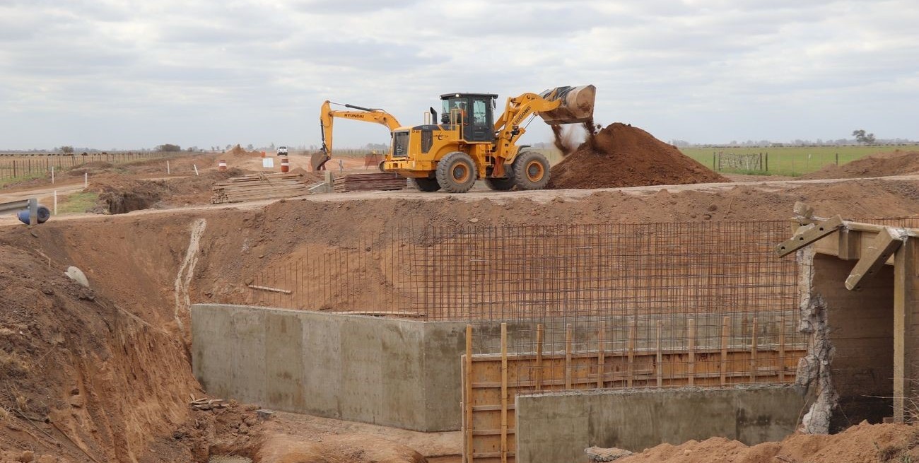 Avanza la pavimentación del acceso a Aurelia desde la Ruta 70