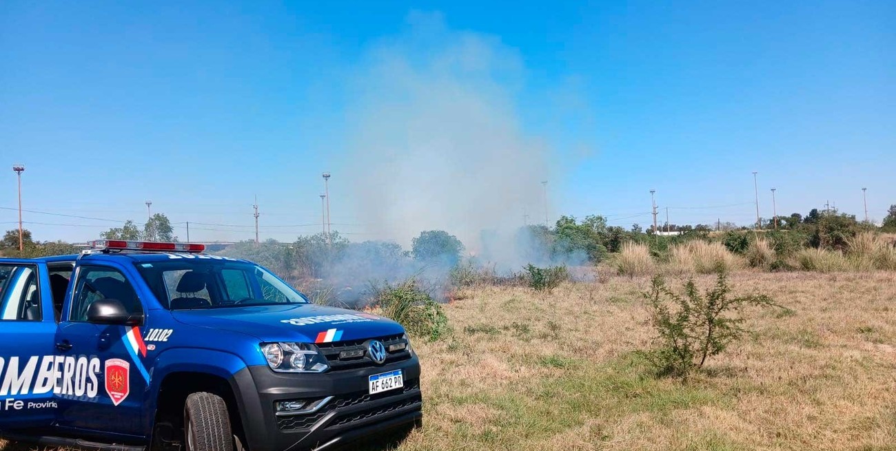 El humo de una quema de pastizales redujo la visibilidad en la Ruta 168