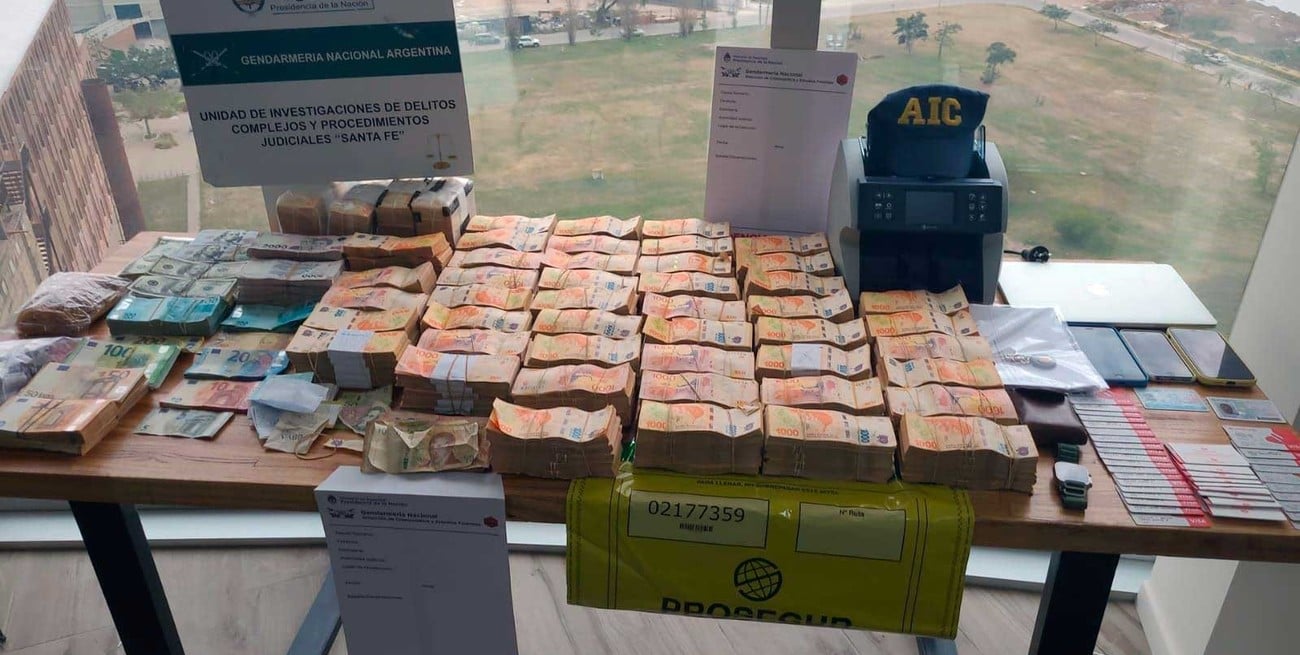 Allanamiento bancario por la "cueva" de dinero descubierta en el puerto de Santa Fe