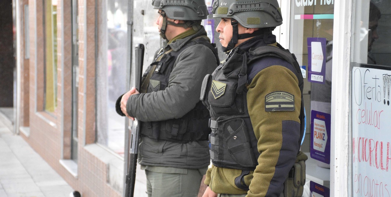 Oficializaron los aumentos salariales a Gendarmería, Prefectura Naval, Policía Federal y PSA