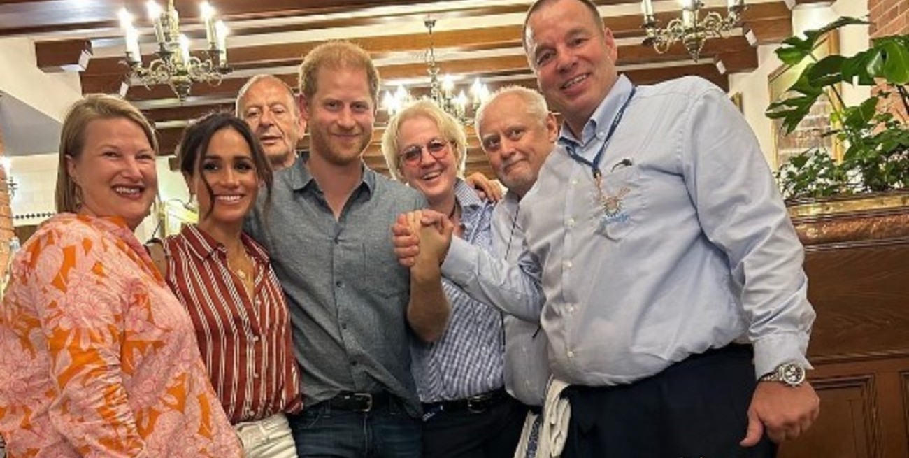 Con salchichas y cerveza: el príncipe Harry celebró su cumpleaños en Alemania